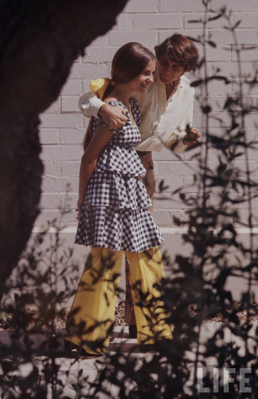 Miss Moss: High school fashions, 1969