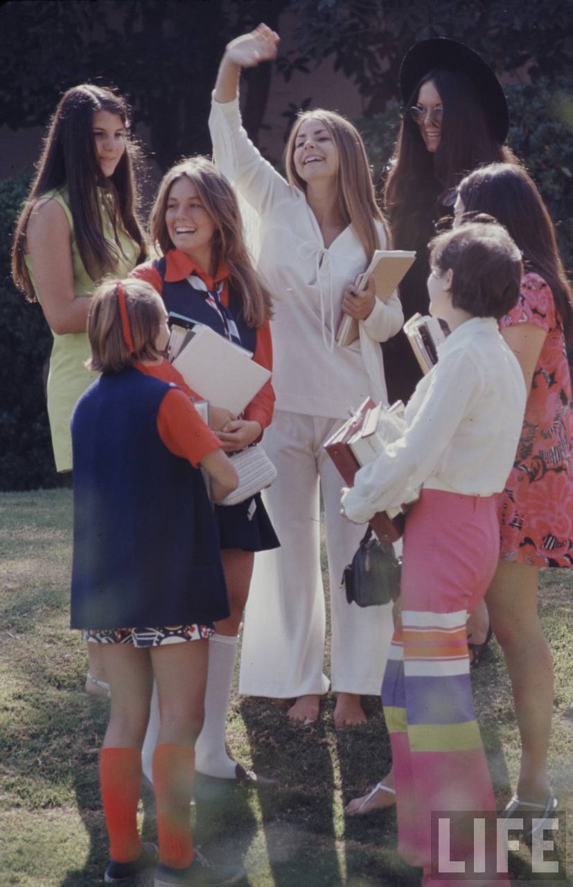 Miss Moss: High school fashions, 1969
