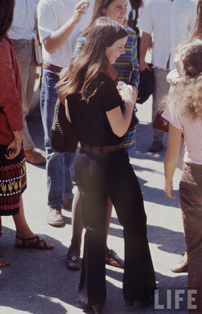 Miss Moss: High school fashions, 1969